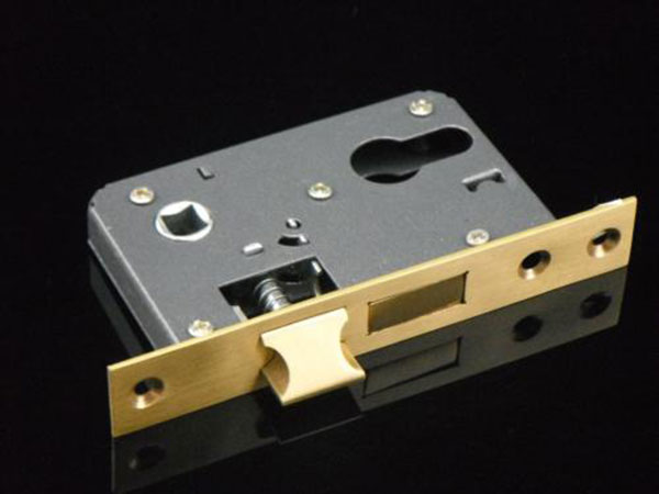 滄州配汽車鑰匙（開汽車鎖電話）